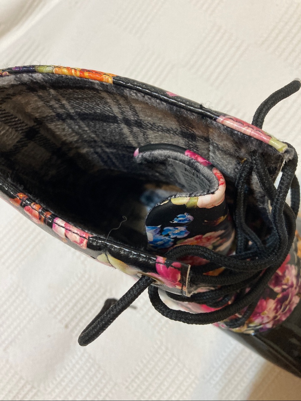 Avanti Black Floral Lace-Up Duck Boots - Women Size 7 - Picture 6 of 10